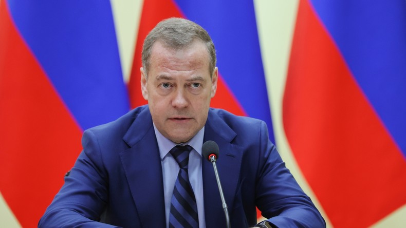 Medvedev menace Kiev : «Tout ce qui doit sauter sautera»