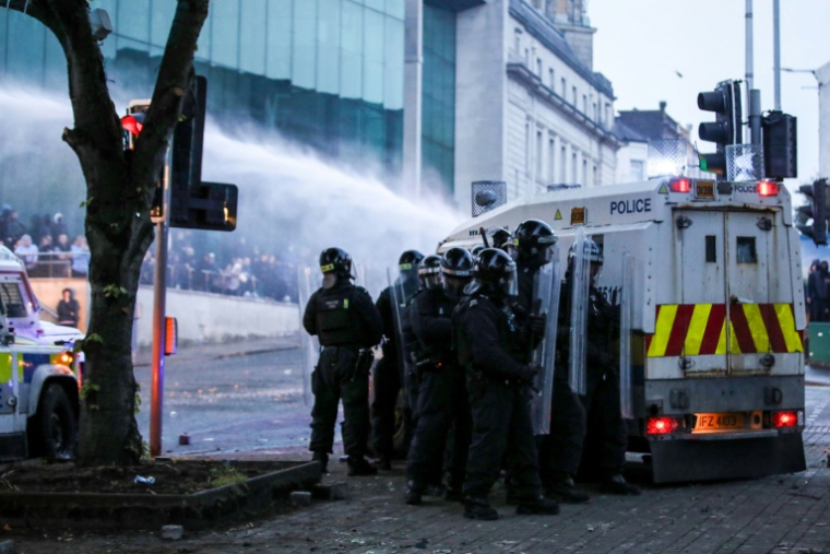 Ballymena secouée par des émeutes après une tentative de viol impliquant des mineurs roumains
