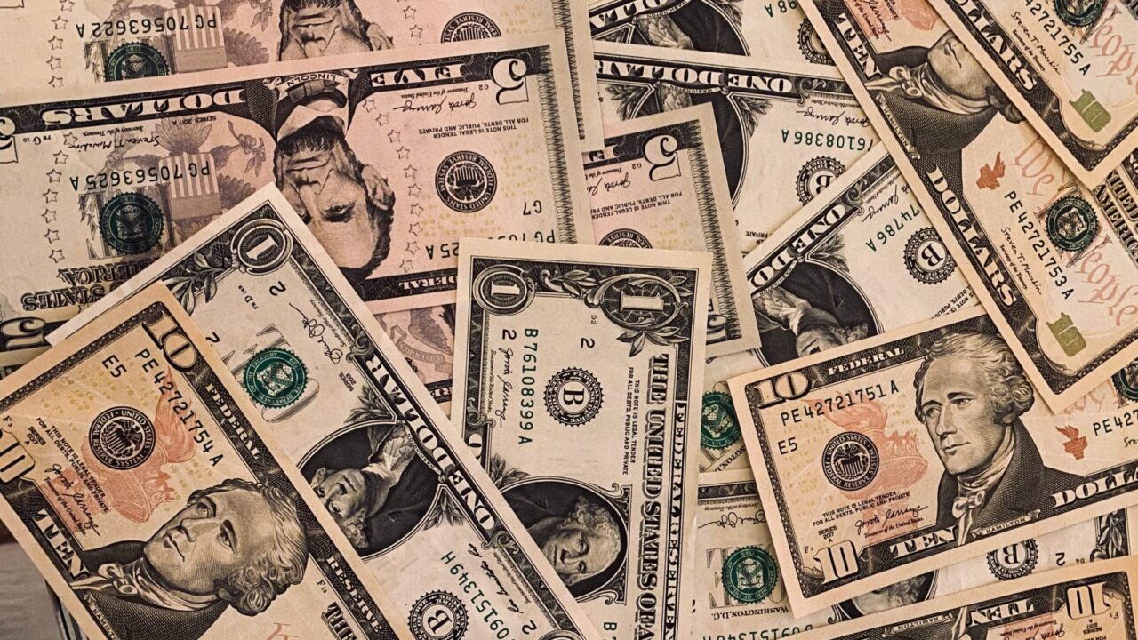Alarme mondiale : le dollar américain menace l’équilibre économique global