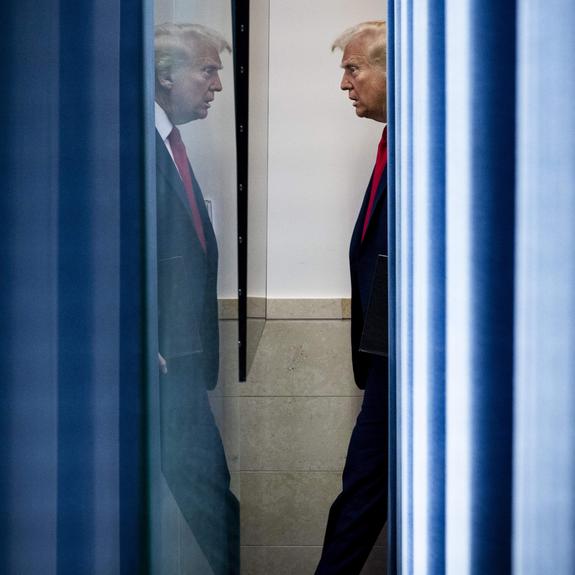 Trump, une guerre sans merci contre ses ennemis intérieurs !