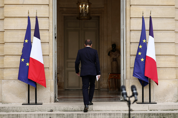 La crise politique française éclate au grand jour