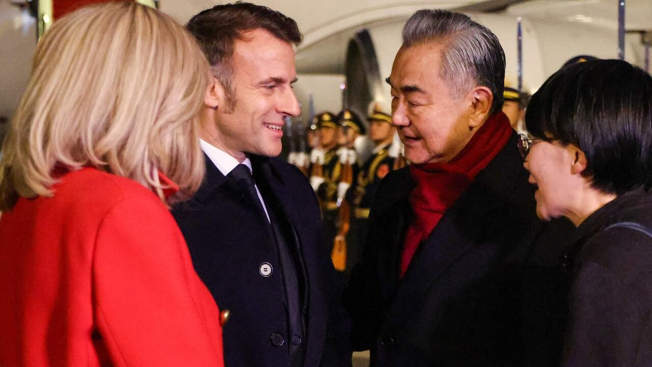 Macron s’affiche en protecteur de la France face à Pékin
